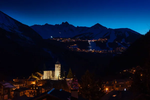 Panorama Nocturno Champagny Vanoise Sobre Valle Courchevel Estación Esquí Con —  Fotos de Stock