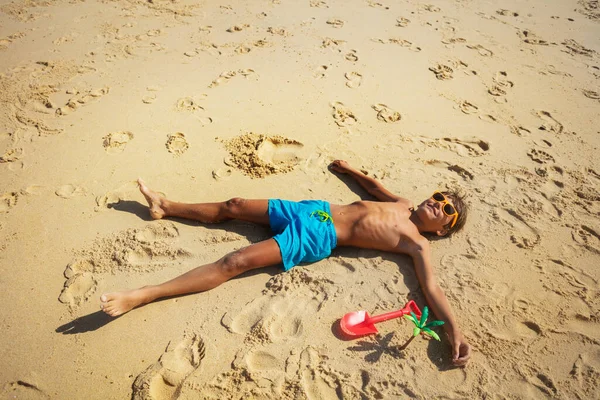 Happy Little Boy Resting Sand Tanning Beach Plastic Toys — Stock Photo, Image