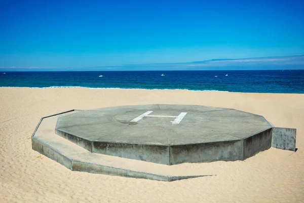 View Concrete Heliport Sand Beach Blue Sea — Stock Photo, Image