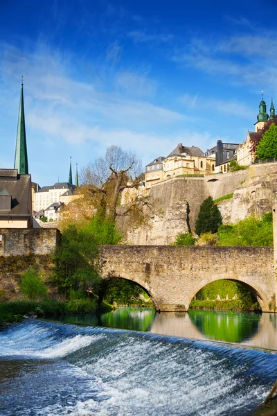 Luxemburg op de alzette rivier — Stockfoto