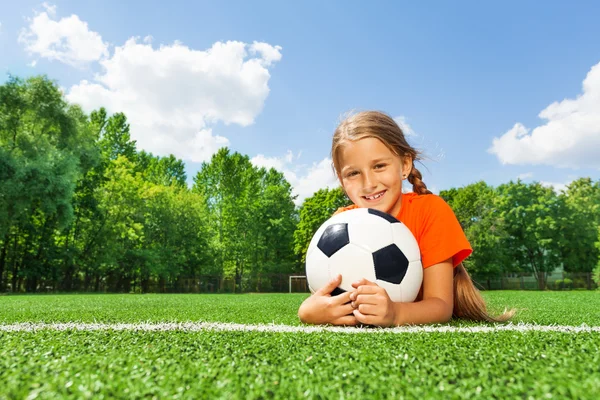 Happy girl holding ball — Stock Photo, Image