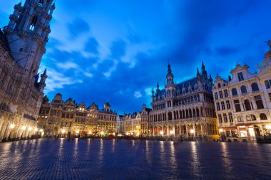 La Meuse görünümünü gece et l'Escaut