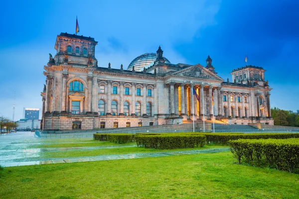 Noche Reichstag vista —  Fotos de Stock