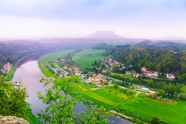 Vacker utsikt över floden Elbe — Stockfoto