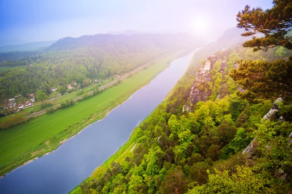 Hermosa vista del río Elba — Foto de Stock