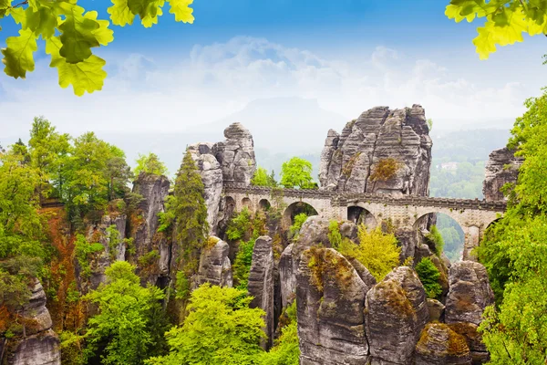 Atemberaubende Aussicht auf die Bastei-Brücke — Stockfoto