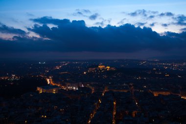 Parthenon Tapınağı ve Akropolis'in geceleri