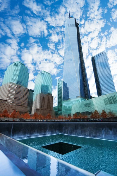Memorial 911 with beautiful buildings — Stock Photo, Image