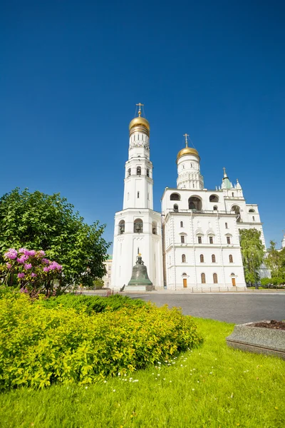 Tsaar bell en toren — Stockfoto