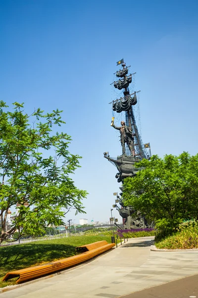 Peter o grande no monumento do navio — Fotografia de Stock