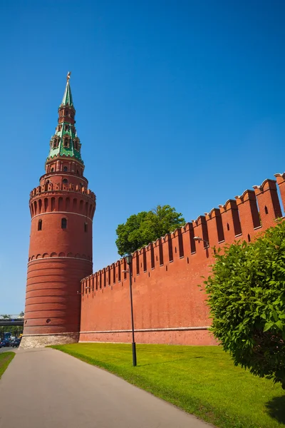 Muralla del Kremlin con torre —  Fotos de Stock