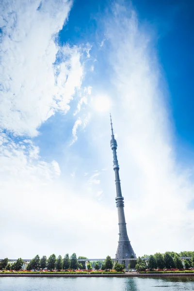 Ostankino-toren met — Stockfoto