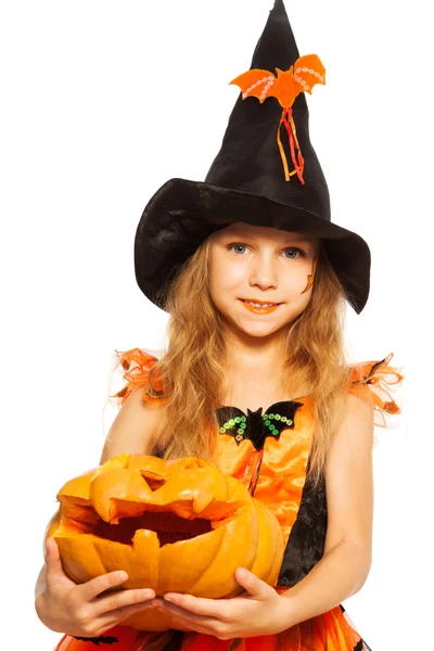 Девушка в оранжевом костюме на Хэллоуин — стоковое фото