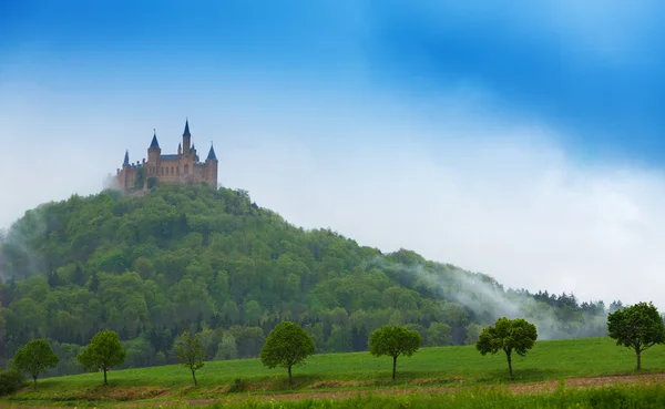 Гогенцоллернский замок летом — стоковое фото