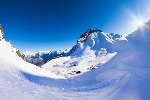 Winterlandschap van Caucasus mountains — Stockfoto