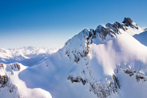 Vista de las montañas del Cáucaso durante el invierno —  Fotos de Stock