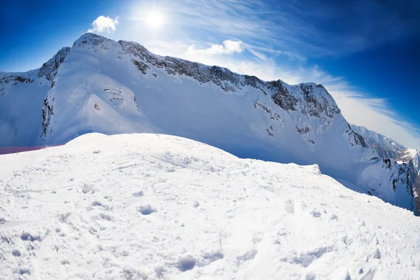 Winterlandschap van Caucasus mountains — Stockfoto