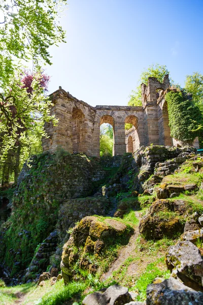 Régi vízvezeték romjai Bergpark Kasselban — Stock Fotó