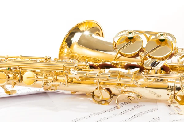 Saxofone alto dourado bonito — Fotografia de Stock