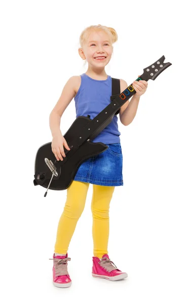 Söt flicka spela på electro gitarr — Stockfoto