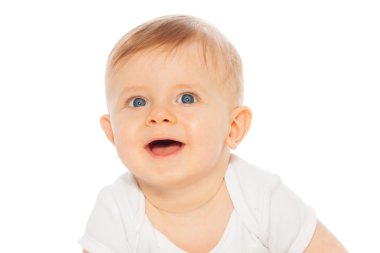 beyaz üzerine gülen bebek