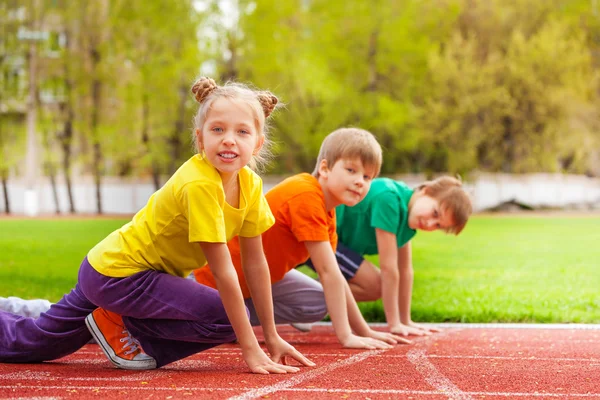 Children ready to run — Stock Photo, Image