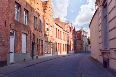 Arnavut kaldırımlı Bruges oteli sokak