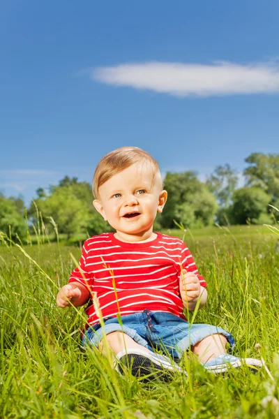Cute toddler at summer day — Stock Photo, Image