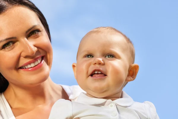 Carino bambino e mamma — Foto Stock