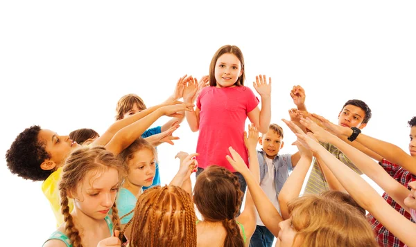Oönskade popularitet - grupp kids pekar finger — Stockfoto