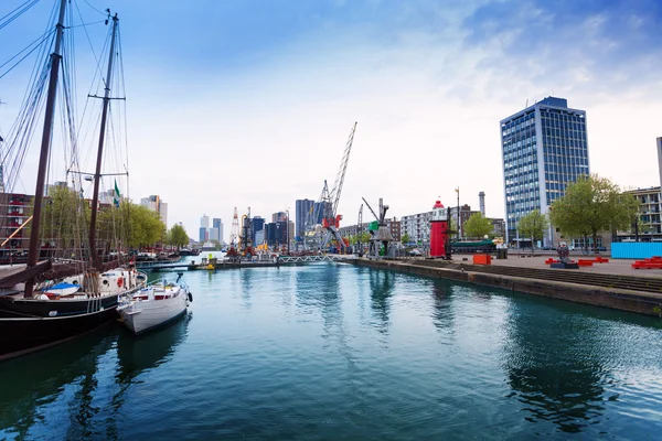 Leuvehaven Opstapplaatsen in Rotterdam — Stockfoto