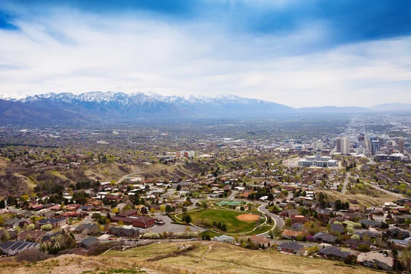 Salt Lake City avec montagnes — Photo