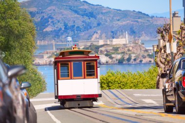Hyde sokak ve San Francisco tramvay