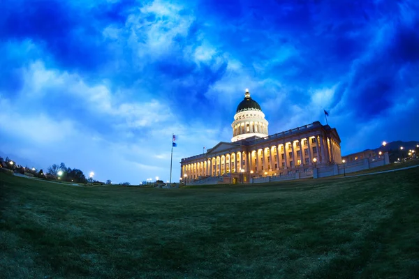 Utah Capitol gebouw 's nachts — Stockfoto