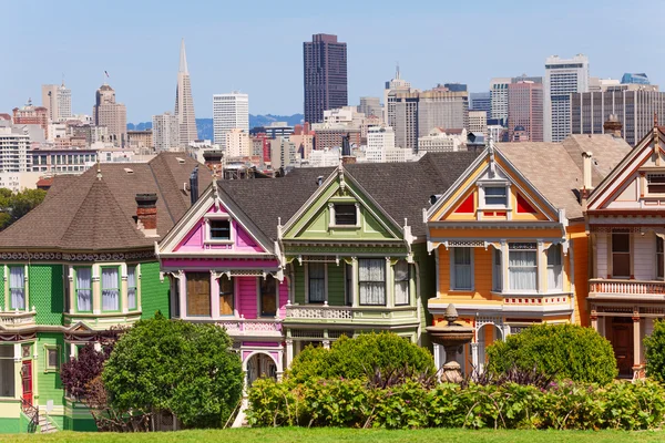 Painted ladies from Alamo square — Stock Photo, Image