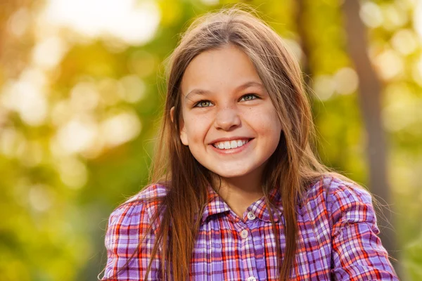 Laughing girl  outside — Stock Photo, Image