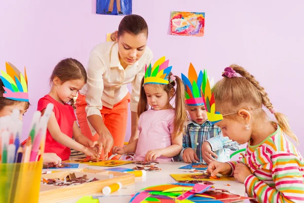 Leraar preschool kinderen leren — Stockfoto