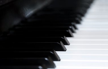 Seçici odaklı piyano klavyesi