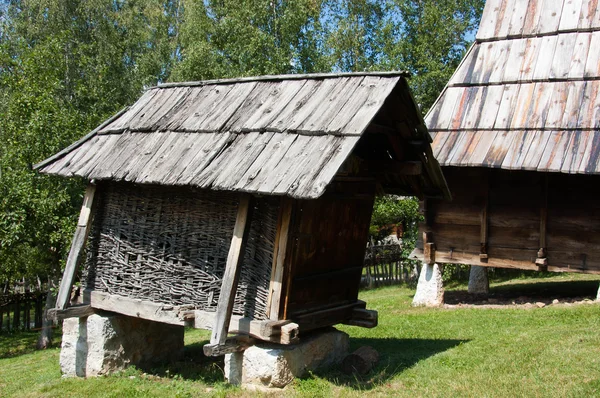 Cuna de maíz, Monte Zlatibor, Serbia — Foto de Stock