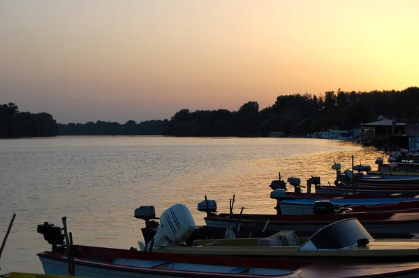 günbatımı Nehri üzerinde