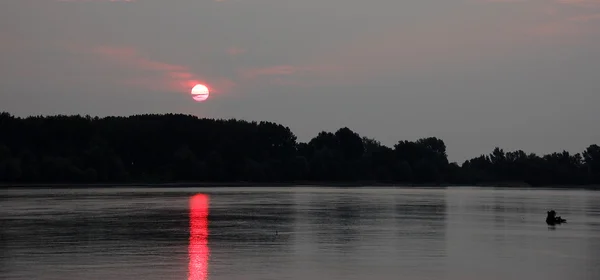 Sunset an Danube river — Stock Photo, Image