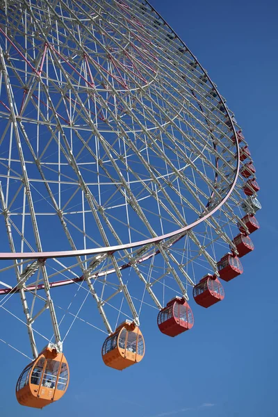 Cadre Acier Grande Roue Dans Ciel Bleu Par Une Journée — Photo