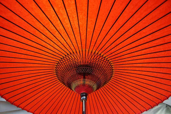 Jasně Červený Japonský Deštník — Stock fotografie
