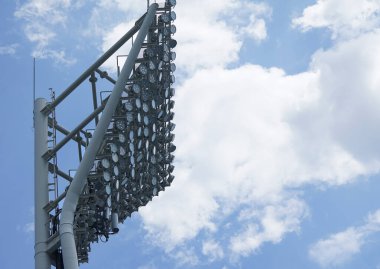 Stadyumlardaki gece oyunları için ışıklandırma ekipmanları                               