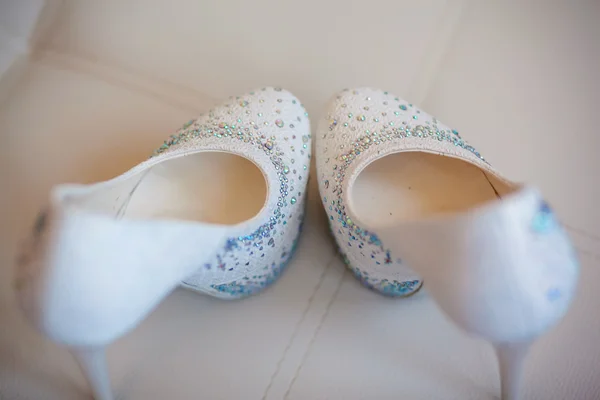 Beautiful bride's shoes — Stock Photo, Image