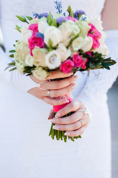 Gold wedding rings — Stock Photo, Image