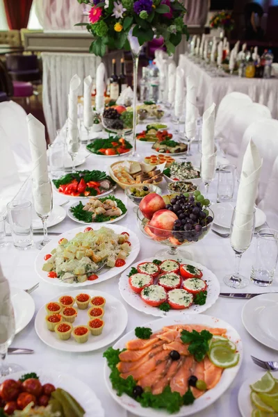 Conjunto de mesa para una fiesta — Foto de Stock