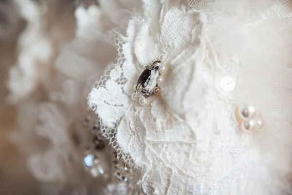 Back of bride in wedding dress — Stock Photo, Image