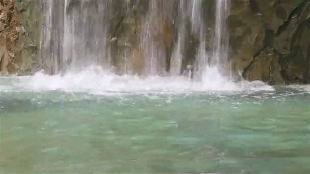 温暖的瀑布 — 图库视频影像