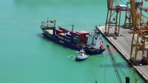 Un timelapse de un barco atracando — Vídeo de stock